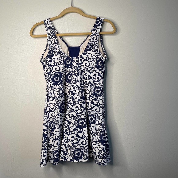 Blue White Pattern Modest One-piece Bathing Suit Swimsuit Size 8 - Picture 4 of 8